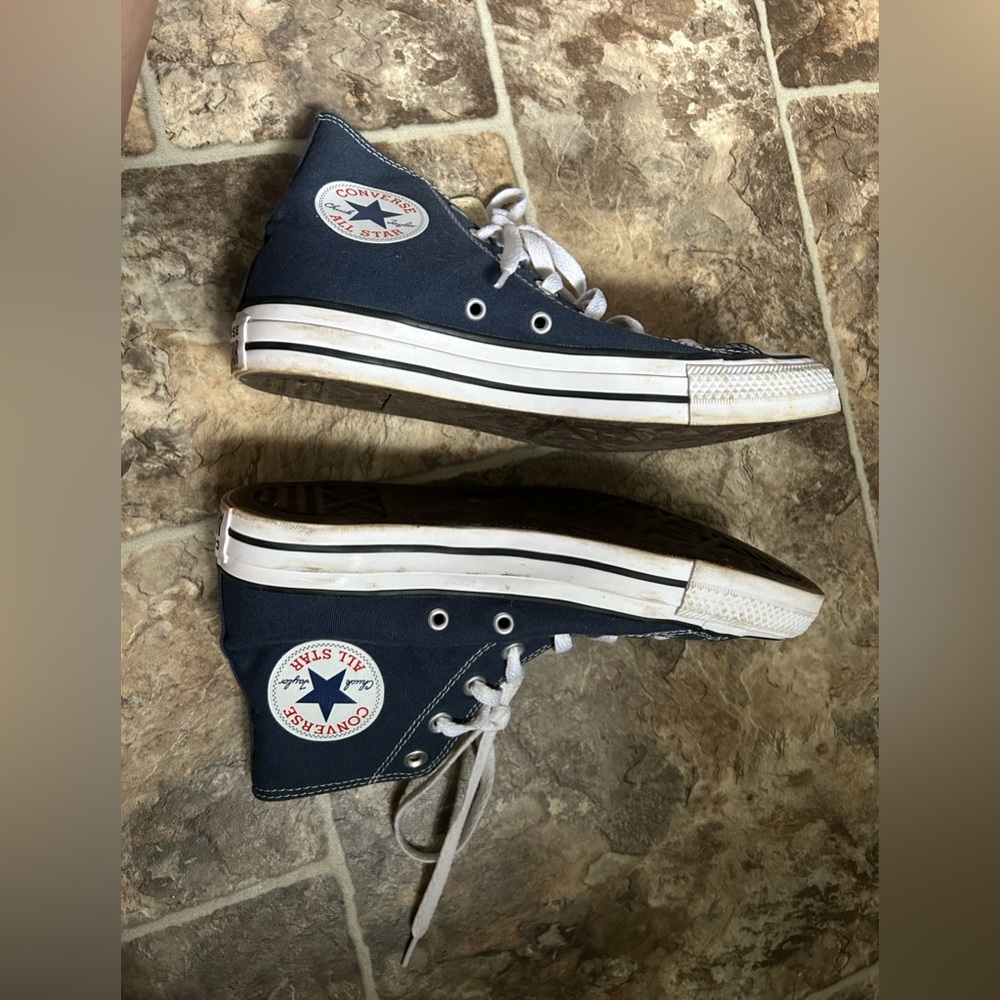 womens size 8 high top converse